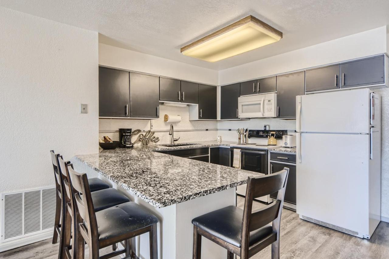 Rare Find Modern Townhome In The Heart Of Old Colorado City Colorado Springs Exterior foto