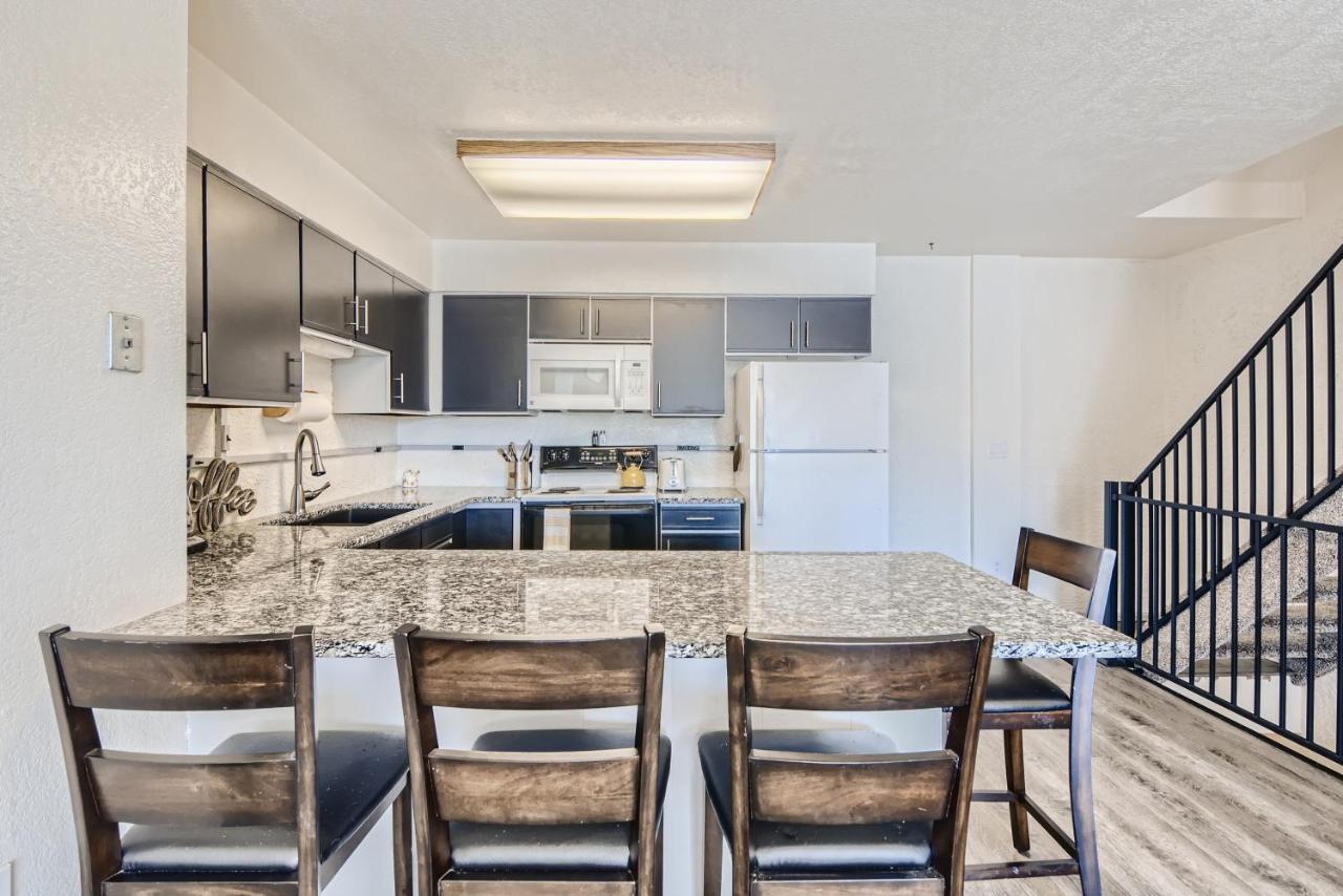 Rare Find Modern Townhome In The Heart Of Old Colorado City Colorado Springs Exterior foto